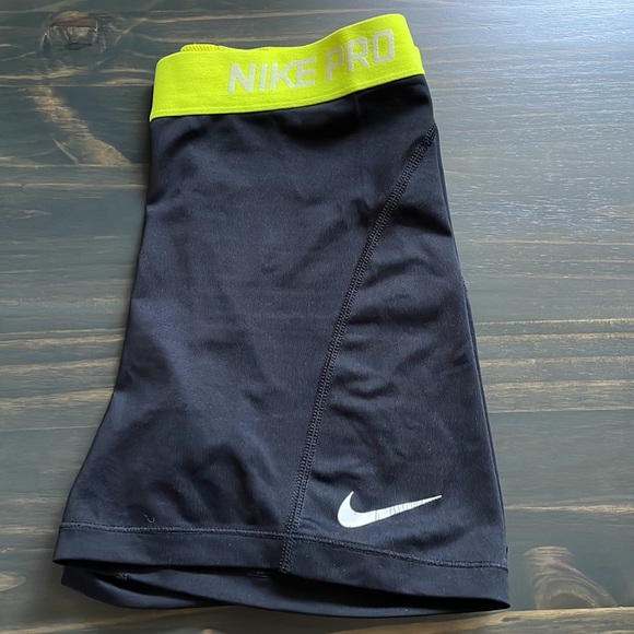 Nike Pro 5” Short - Picture 3 of 5